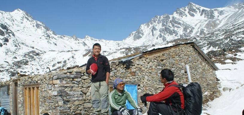 Trekkers resting at the base of Laurebina la Pass (4,610m)